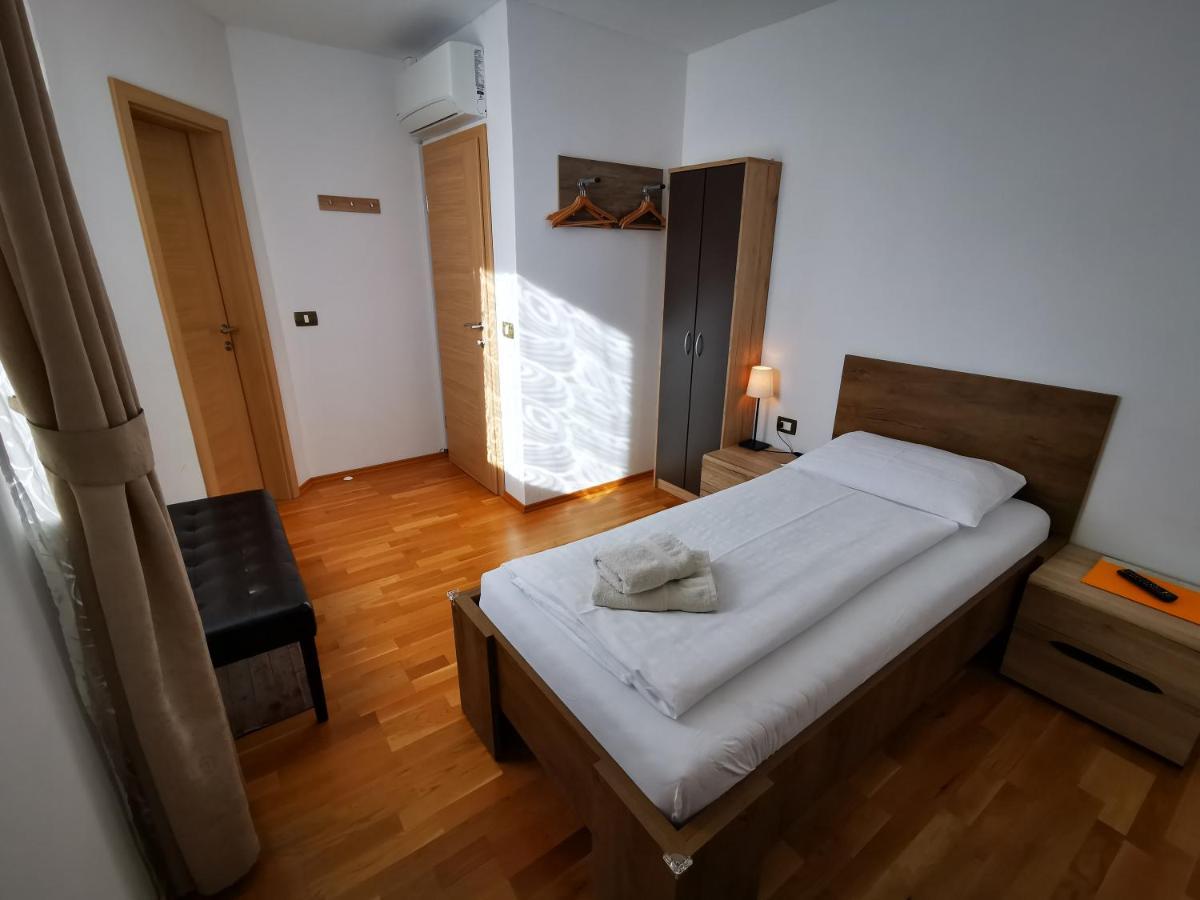 Mondina Guest House Postojna Ngoại thất bức ảnh