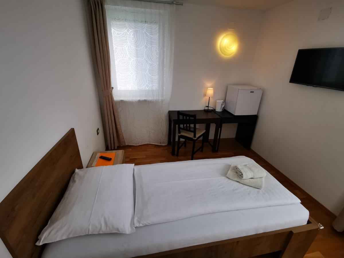 Mondina Guest House Postojna Ngoại thất bức ảnh