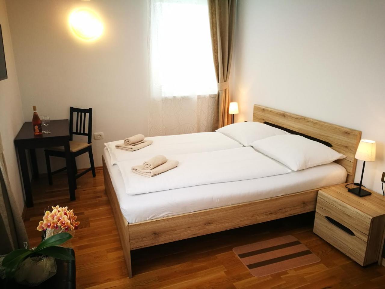 Mondina Guest House Postojna Ngoại thất bức ảnh